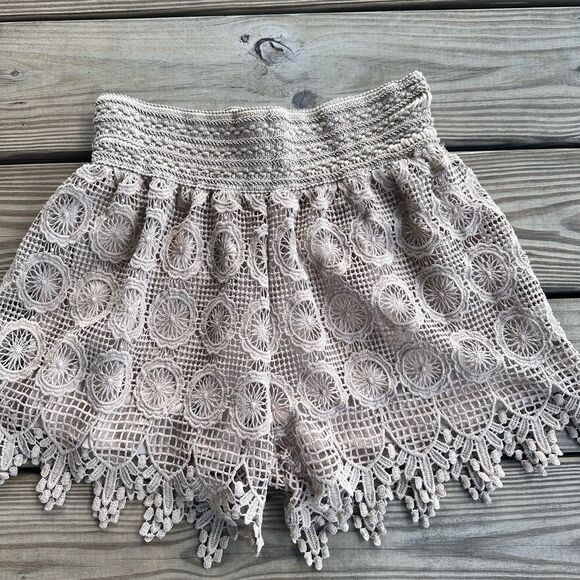 New Mix women’s crocheted tan shorts size L - Picture 1 of 9